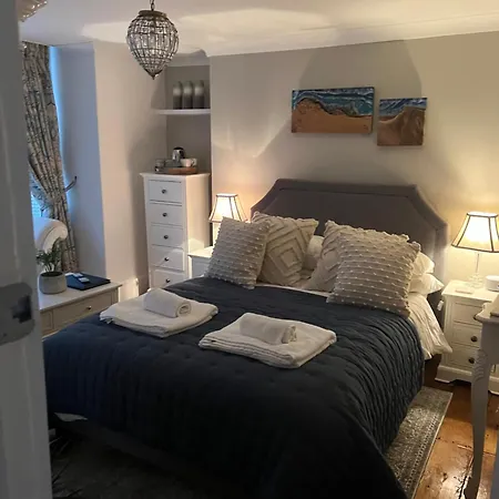 The Captain's House * Looe